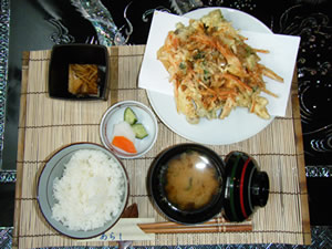 青あらしの新メニュー かき揚げランチ